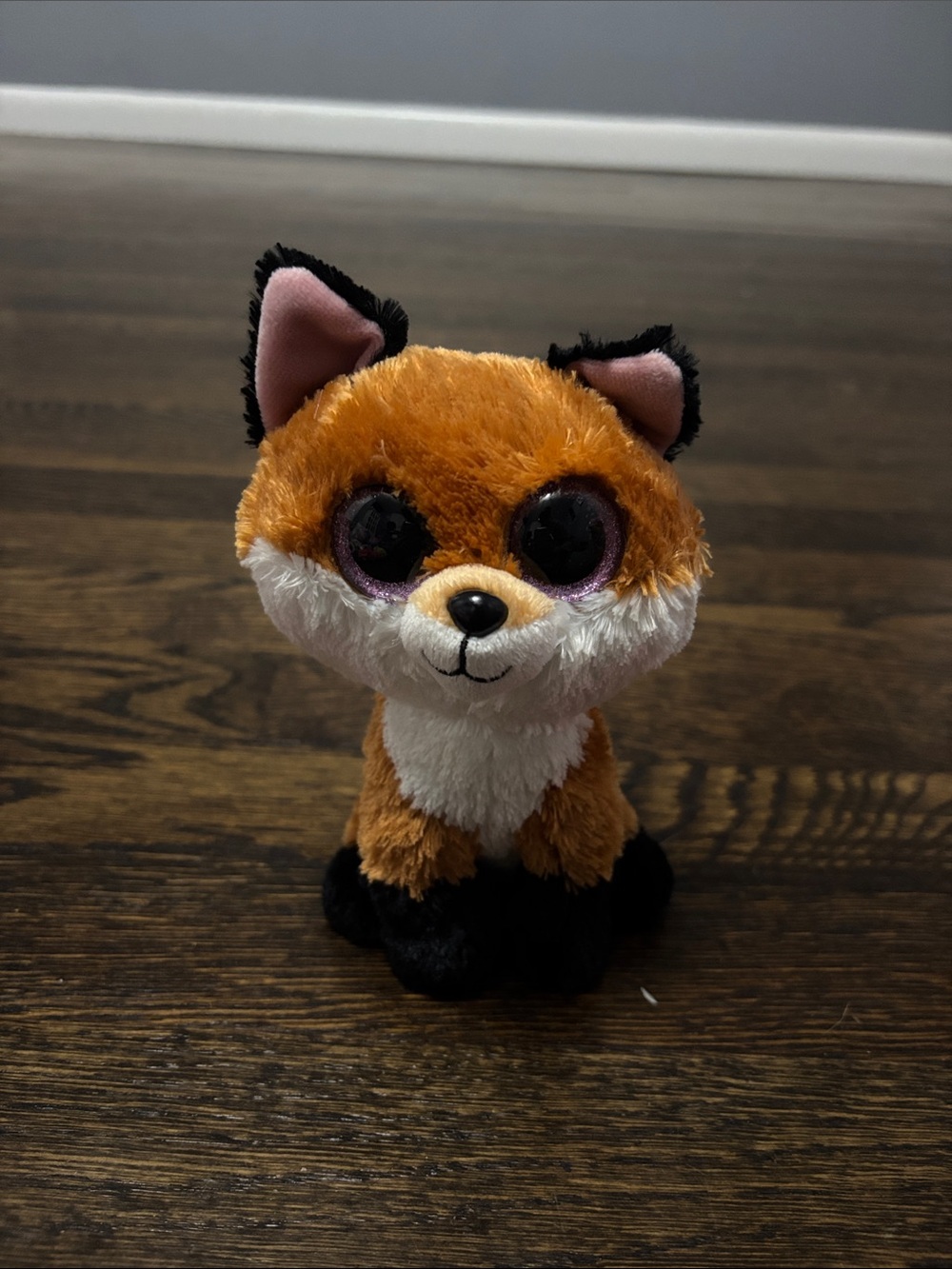 Ty Orange and White Fox Beanie Boo with Pink-Eyed Detail